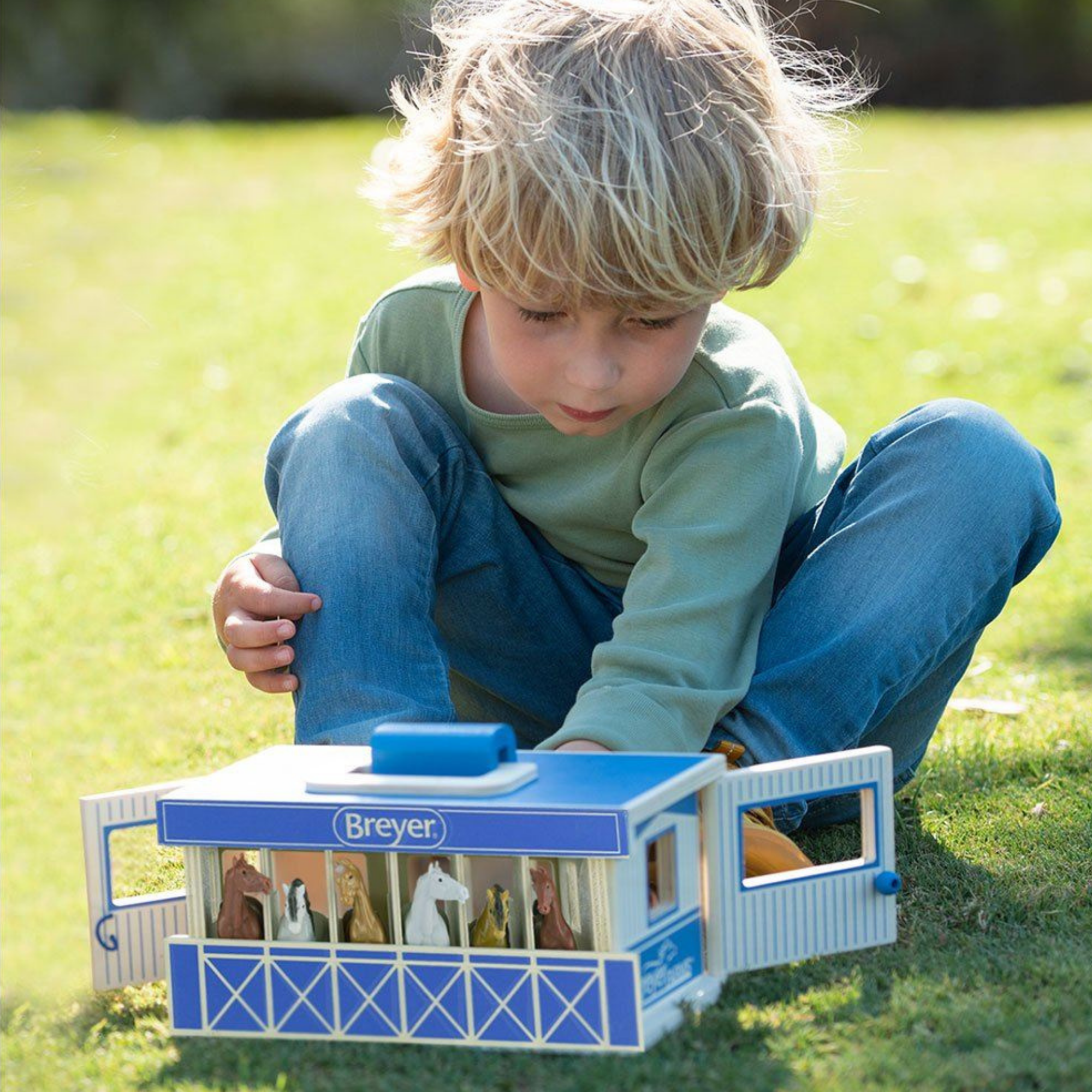 Breyer Farms Wooden Carry Stable