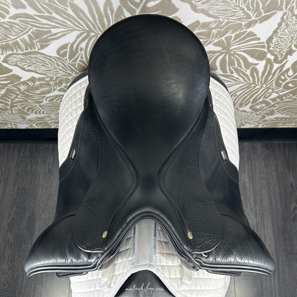 Image of 17.5&quot; used Schleese Infinity dressage saddle&