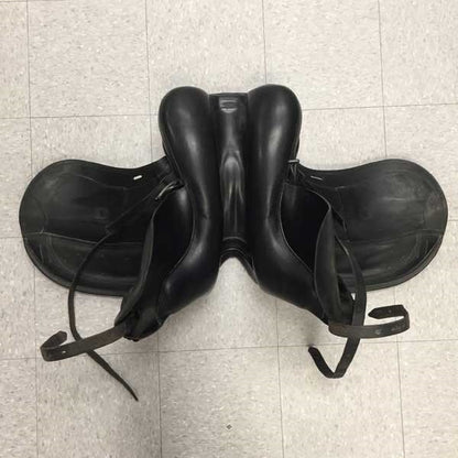 Used Schleese Infinity Dressage Saddle