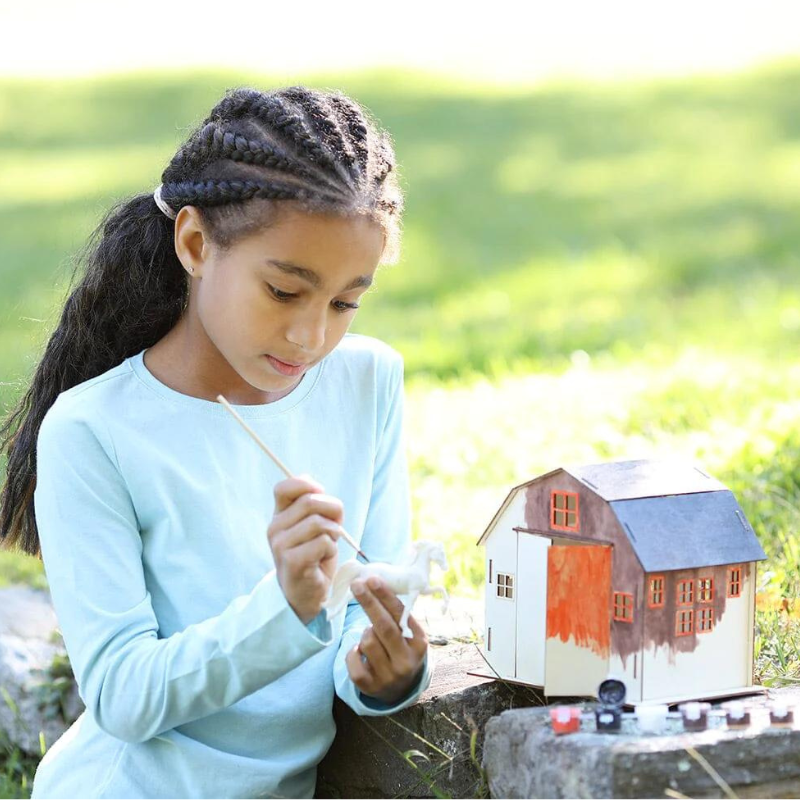 Breyer Stablemates Horse &amp; Barn Paint and Play
