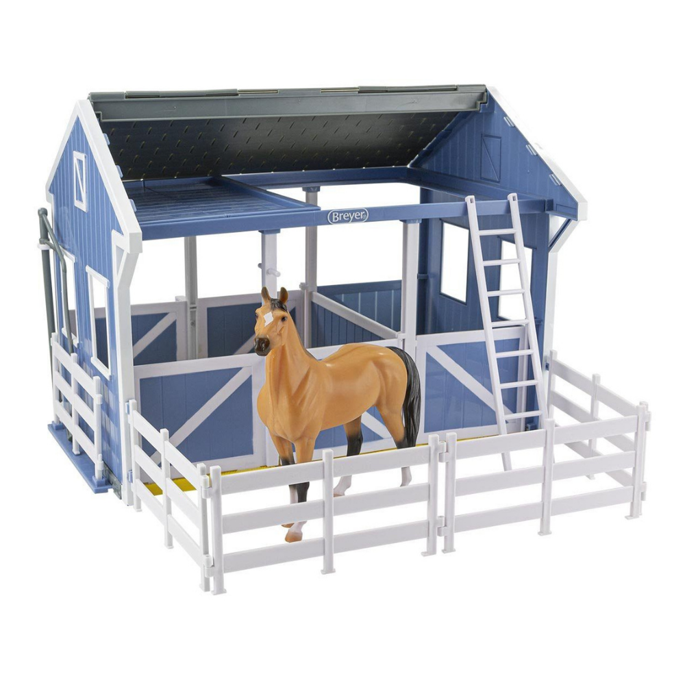 Breyer Deluxe Country Stable with Horse &amp; Wash Stall