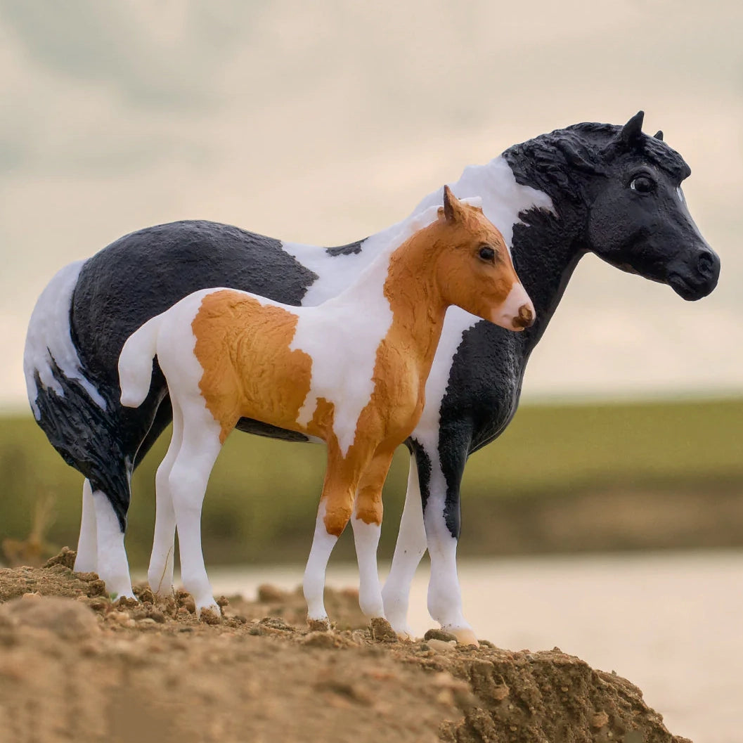 Breyer® The Phantom &amp; Misty Gift Set